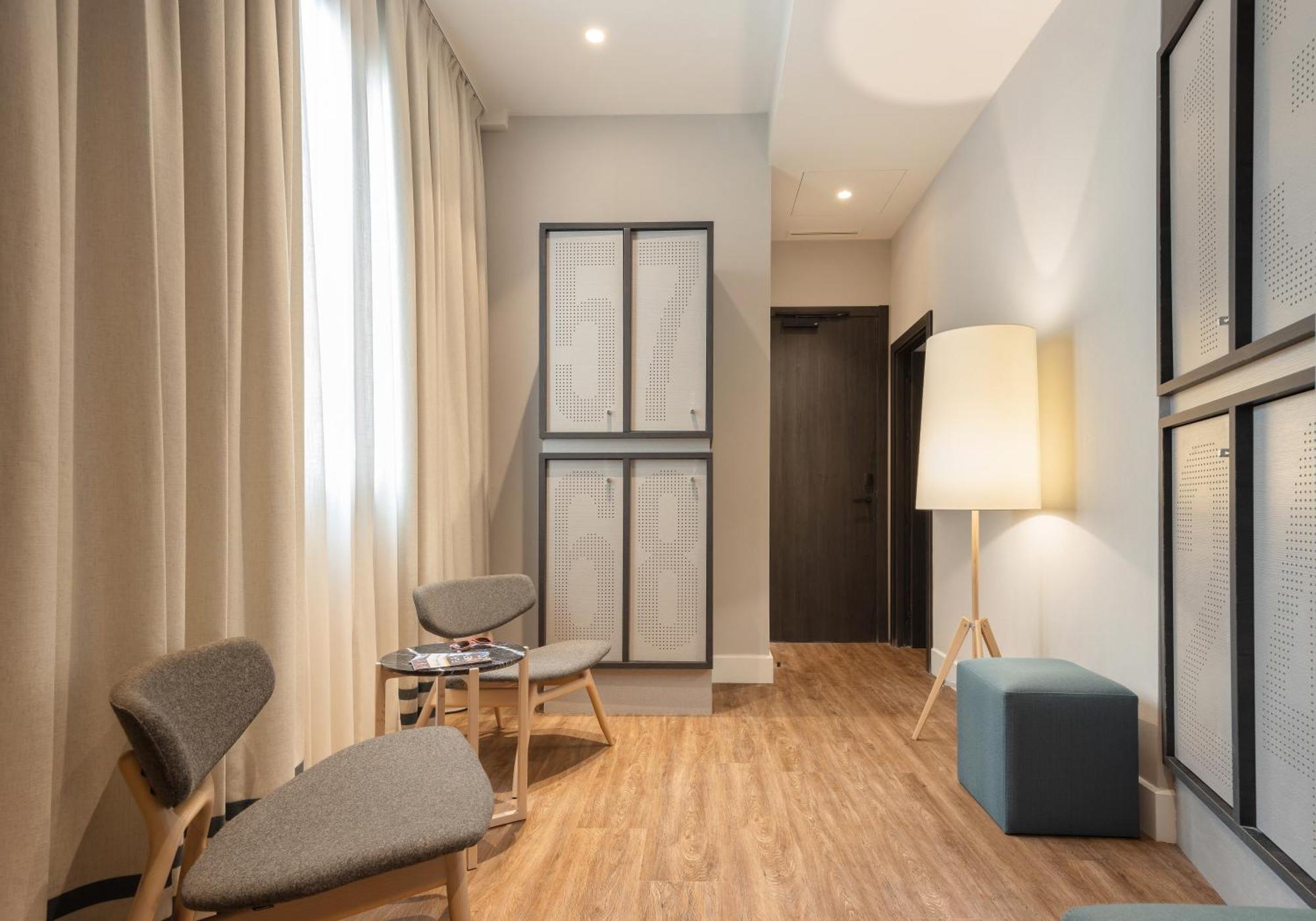 Toc Hostel Малага Экстерьер фото